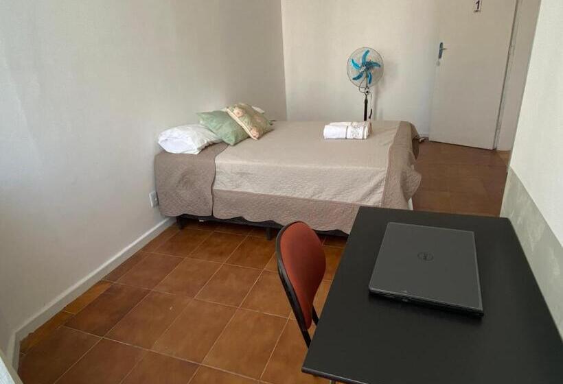 膳宿费 Quarto Em Casa Ampla