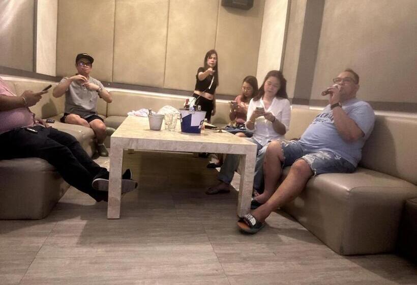 Jojies Crib Symfoni Tower 2 Bossa Guadalupe