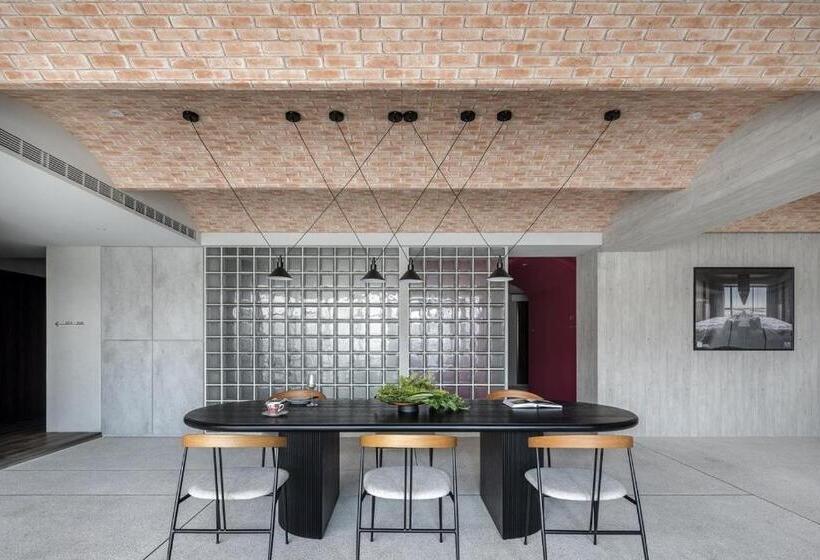 هاستل H Suite Inn