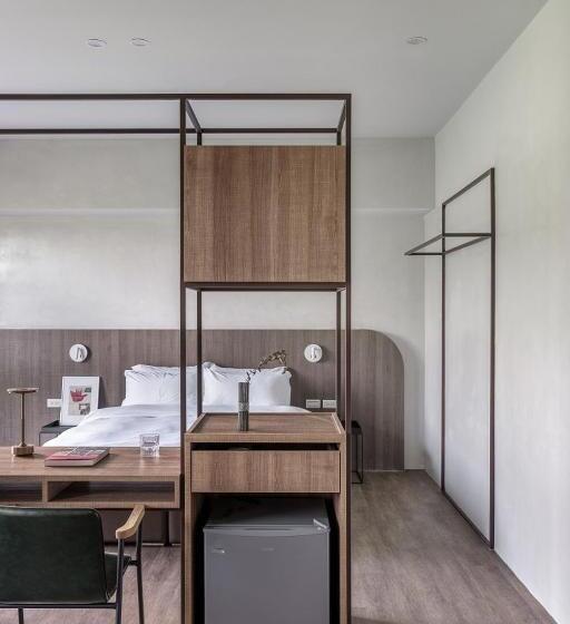 هاستل H Suite Inn