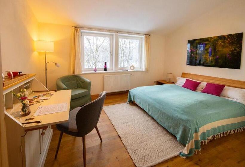 مبيت وإفطار Gästehaus Am Michaelshof, Im «haus Der Natur»