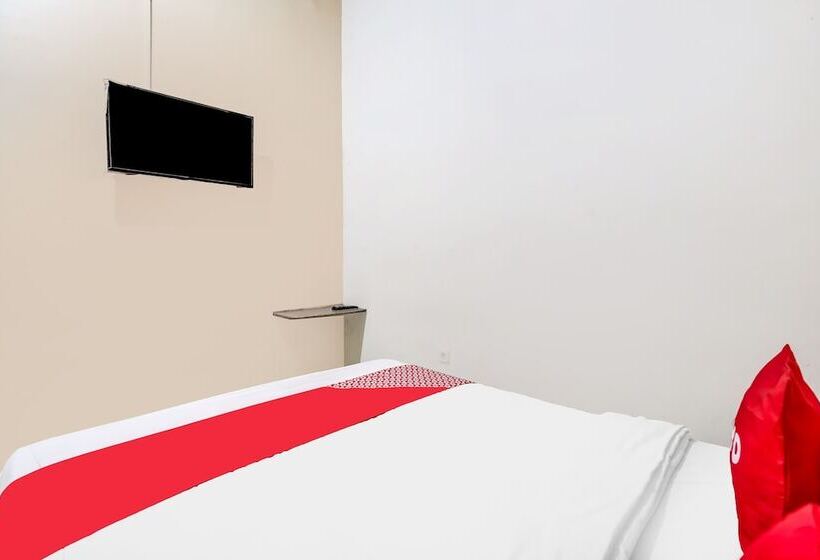 ホテル Oyo 91361 Benlin D Kost