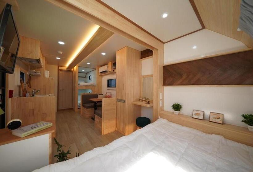 Пансион Anseong Neorigul Moonhwa Maeul Caravan