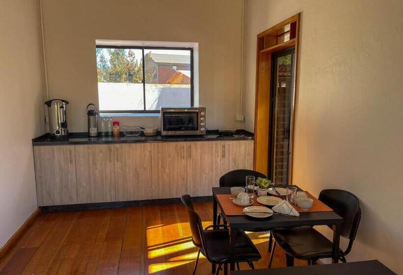 بنسيون Hostal El Valle