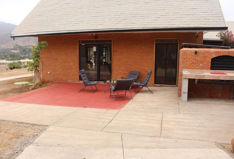بنسيون Hostal El Valle