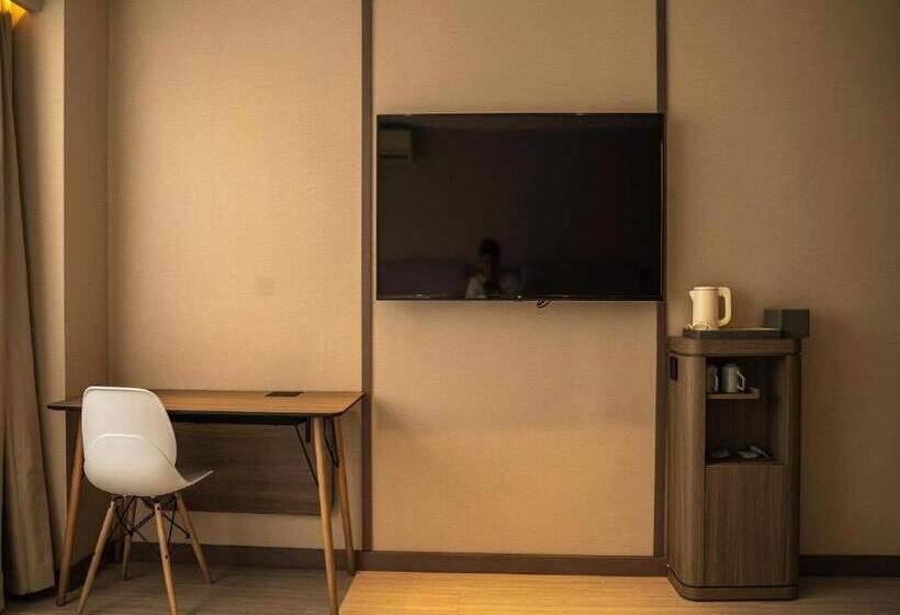 Hanting Hotel Zhalantun Qinghe Home Plaza