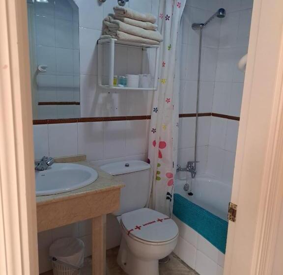 فندق صغير Hostal Montys