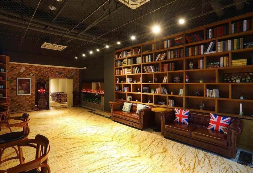 בית מלון כפרי James Joyce Coffetel·shenyang North Railway Station Shifu Square