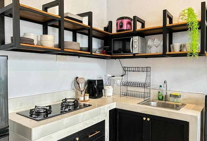 펜션 Island Boy Guesthouse N Prime Location In Canggu