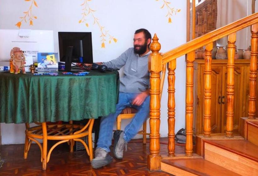 هاستل Hostal Rosim