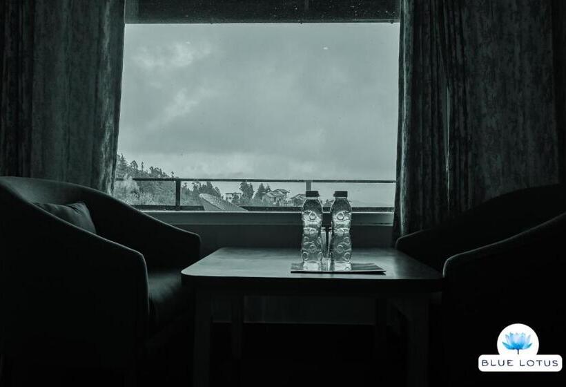 فندق Blue Lotus Resort