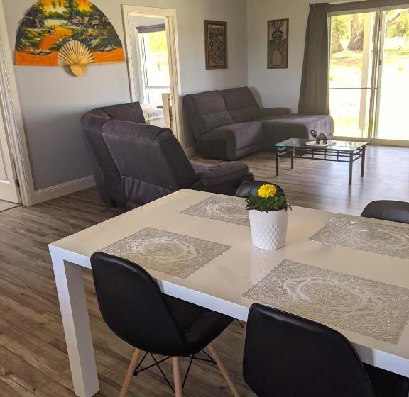 Bed and Breakfast Australian Wildlife At Your Door