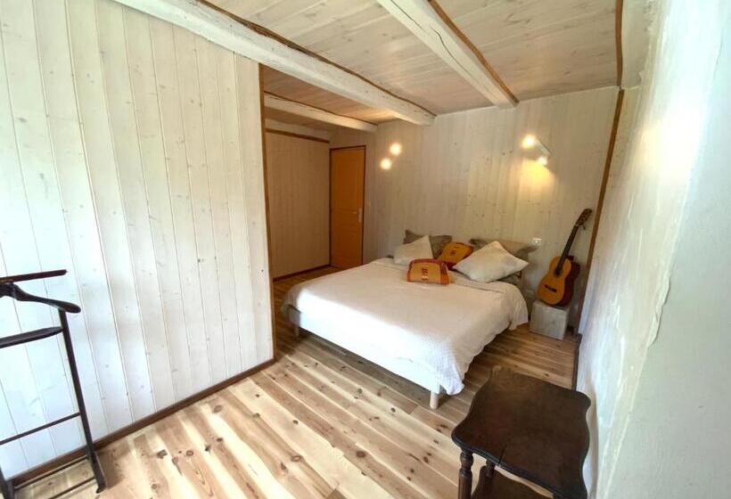 פנסיון L Oustaliere