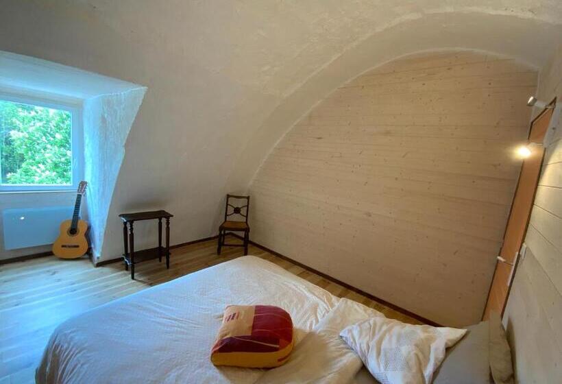 פנסיון L Oustaliere