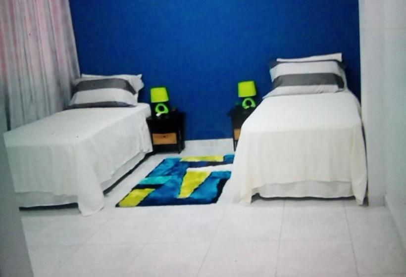 تختخواب و صبحانه Svilla