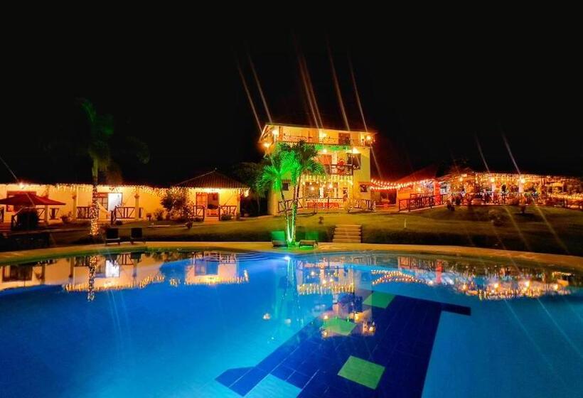 هتل Kamelot Colonial