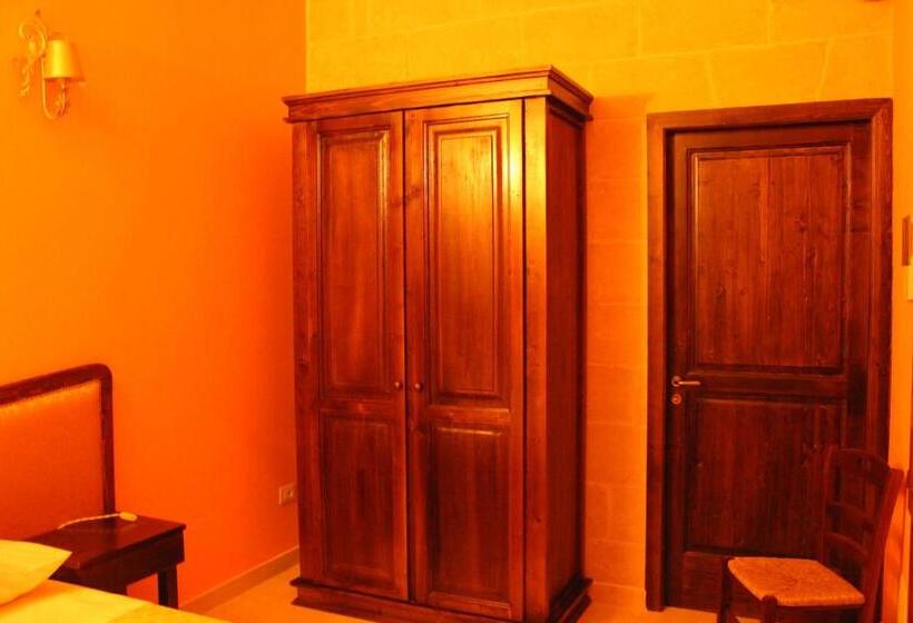 بنسيون Alla Corte Del Naif
