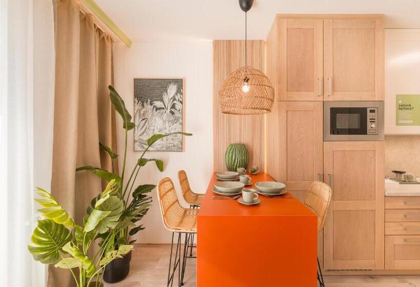 Sunset Resort   Lakeside Apartment