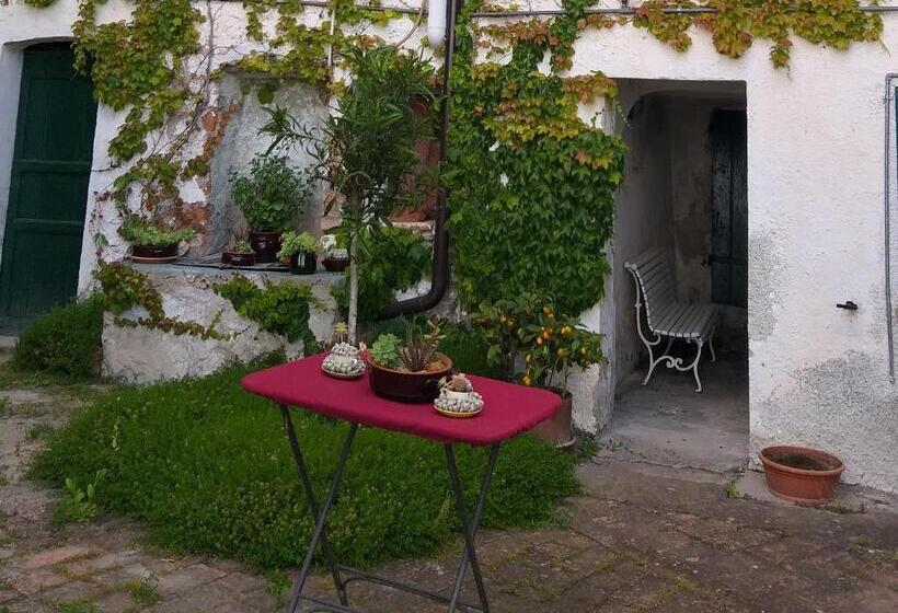 مبيت وإفطار La Punta Dei Crociati