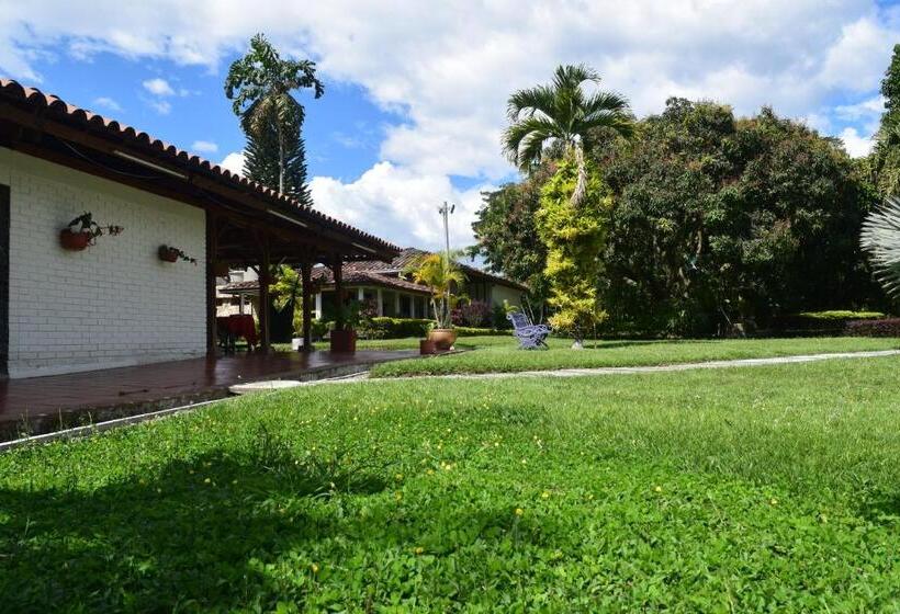 هتل Finca La Bella