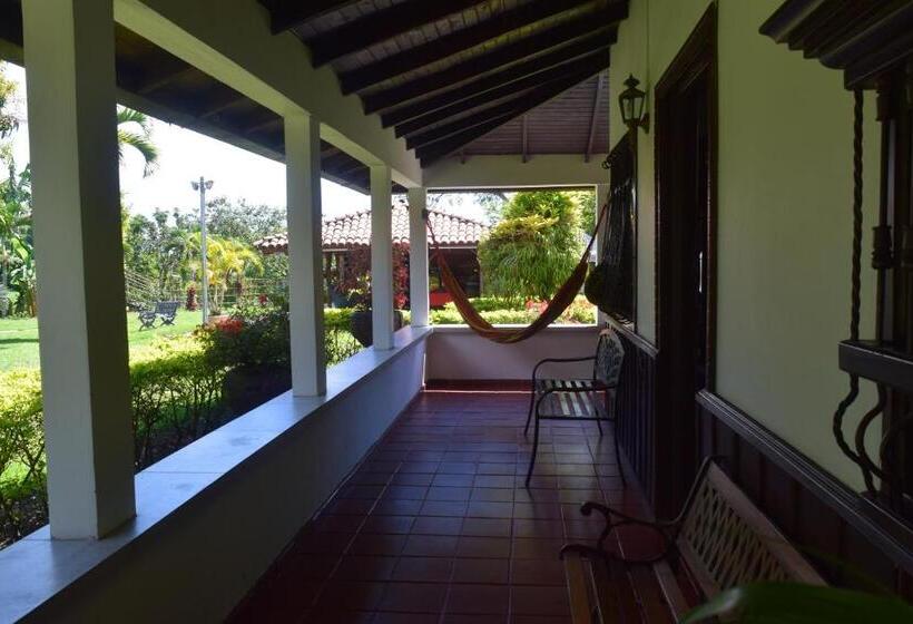 هتل Finca La Bella