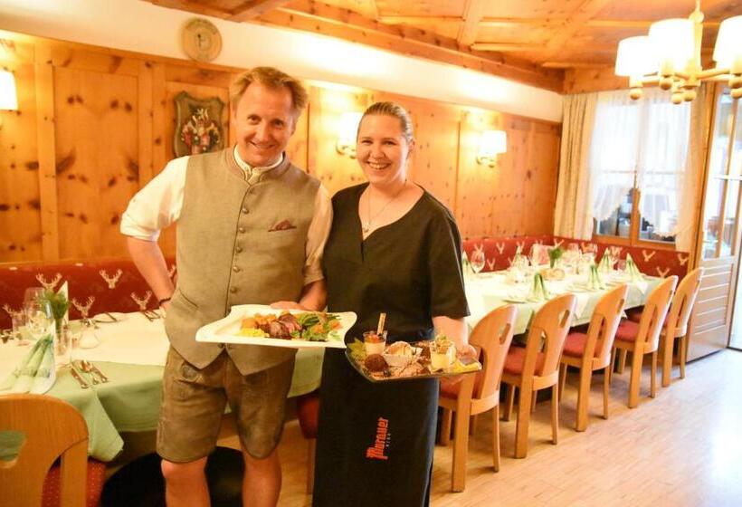 ペンション Gasthof Murtalerhof