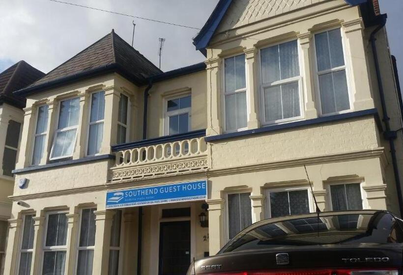 پانسیون Southend Guest House   Close To Beach, Train Station & Southend Airport