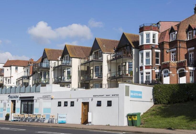 پانسیون Southend Guest House   Close To Beach, Train Station & Southend Airport