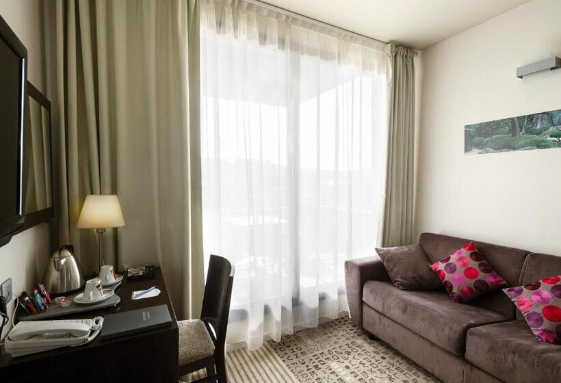 هتل Mercure Aix En Provence La Duranne Gare Tgv