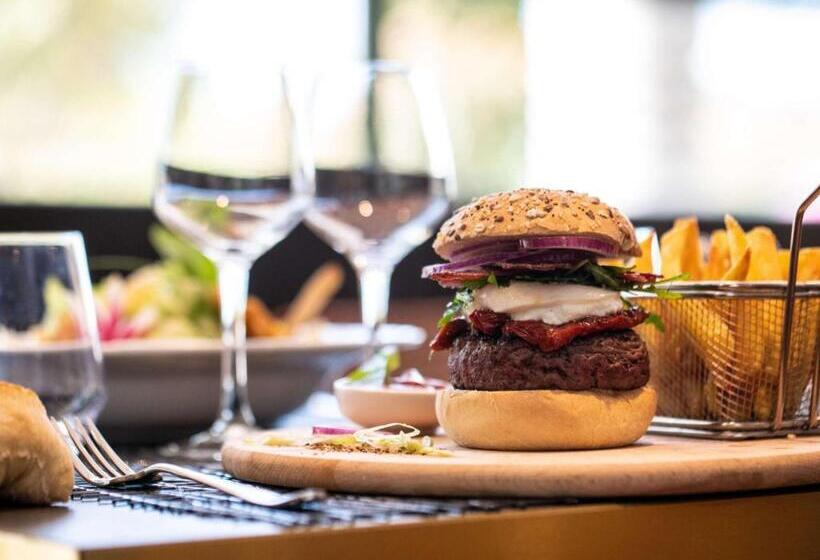 هتل Mercure Aix En Provence La Duranne Gare Tgv
