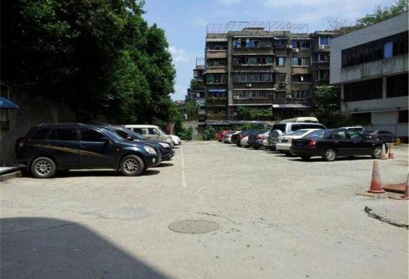 Отель Goldmet Inn Chengdu Baiguolin Underground Station