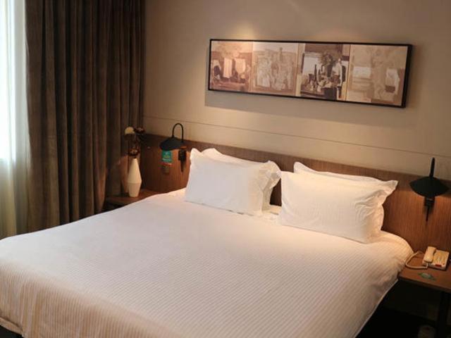 בית מלון כפרי Jinjiang Inn Select Xining West Wusi Road New Hualian Square