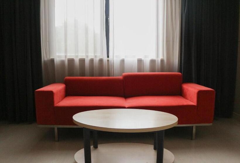 هتل Jinjiang Inn Shanghai Chedun Studios