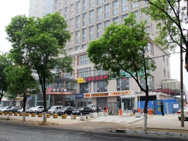 ホテル Jinjiang Inn Shijiazhuang Railway Station West Square Branch