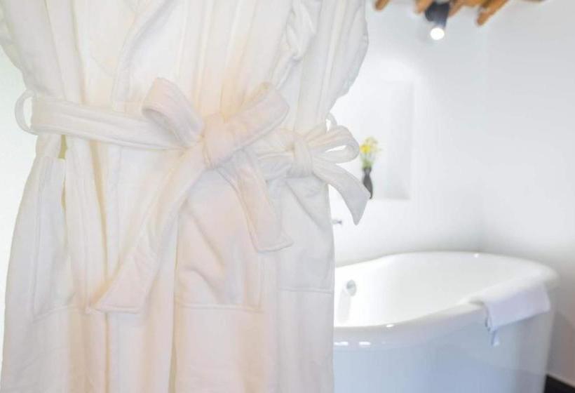 هتل Simon S Travelling With