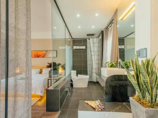 هتل Simon S Travelling With