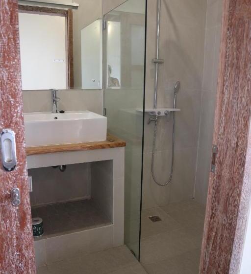 تختخواب و صبحانه Lazy Inn Kuta Lombok