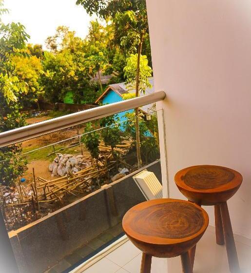 تختخواب و صبحانه Lazy Inn Kuta Lombok