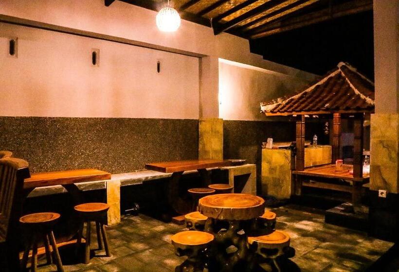 تختخواب و صبحانه Lazy Inn Kuta Lombok
