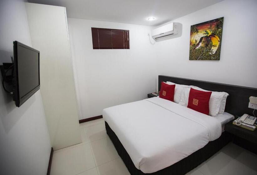 هتل The Shady Rest