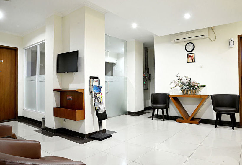 酒店 Zen Rooms Benhil Tondano