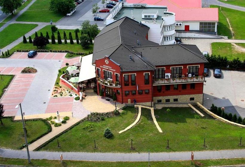 민박 Ambrózia étterem és Panzió