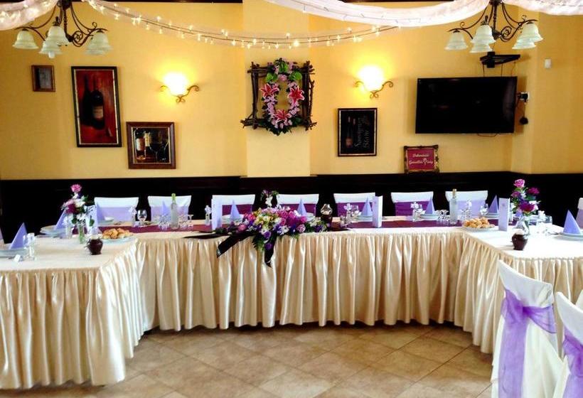 민박 Ambrózia étterem és Panzió