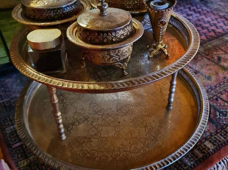 تختخواب و صبحانه Chez Laila