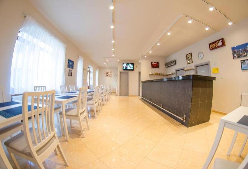 צימר Kolibri Panzió