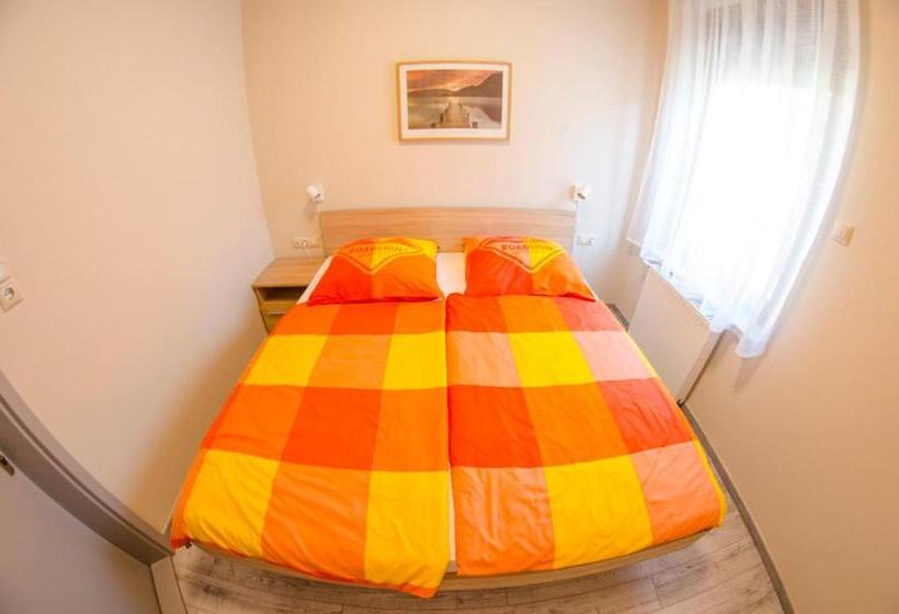 צימר Kolibri Panzió