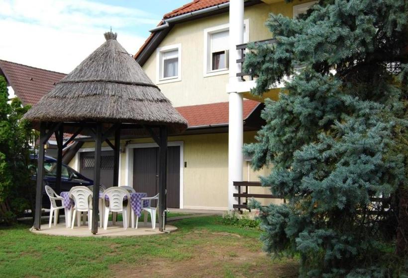 مبيت وإفطار See Vendégház   Siófok
