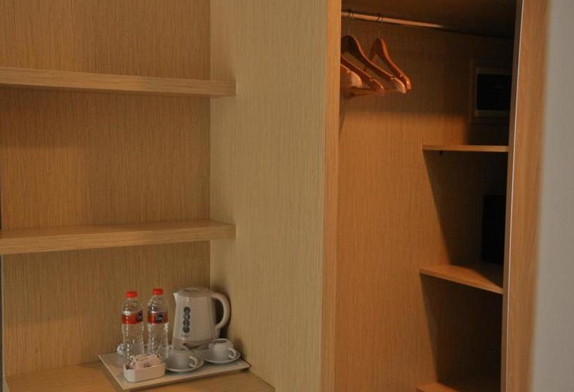 هتل Emerald  Pangandaran