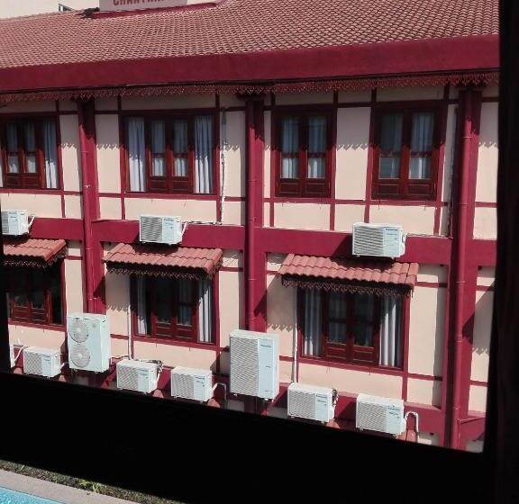 هاستل Faa Apartment