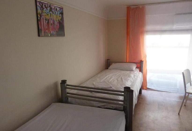 Center Hostel And Guest House